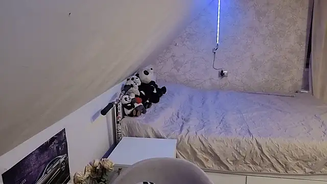 KizzieSchronce webcam