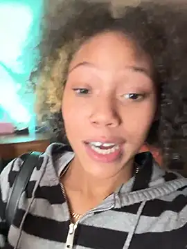 Tamiii420's Stripchat show and profile