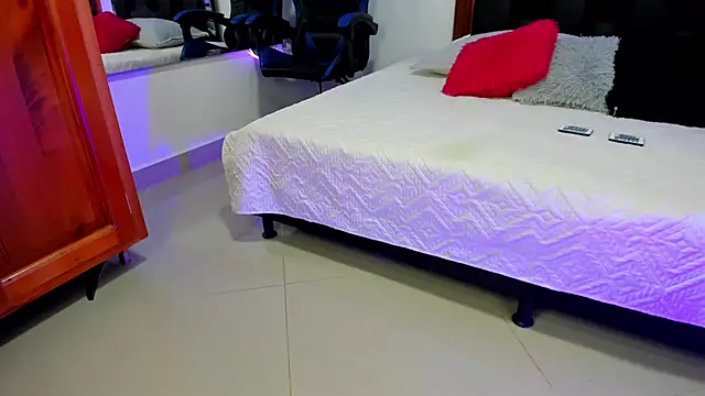 liamsubtle01 - Liamsubtle01's free webcam - UK Sex Cams