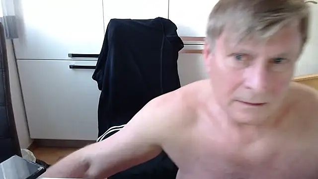 johnnym1 (M mature) - new car