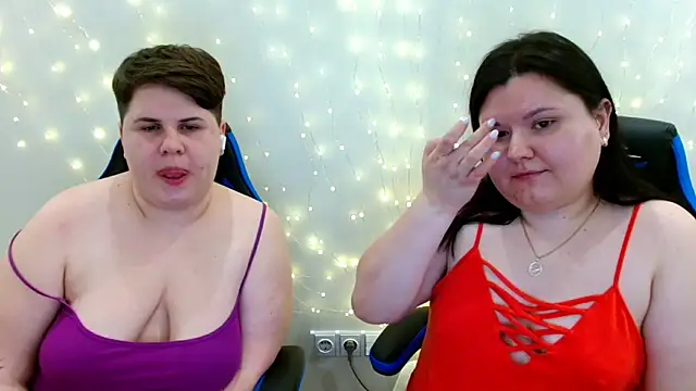 BeckyAndHellen webcam