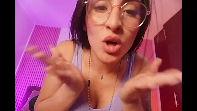 leila_petitee_ webcam