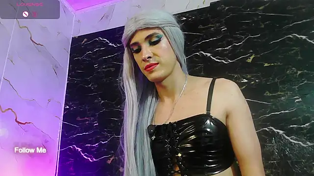 crislingery_dolli webcam