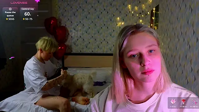 Girls_Fingers webcam