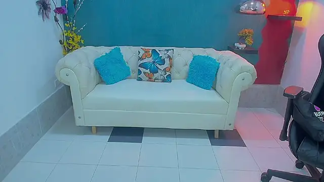 amara_brunette webcam