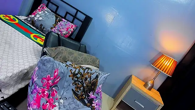 xheavenlyAngeLx webcam