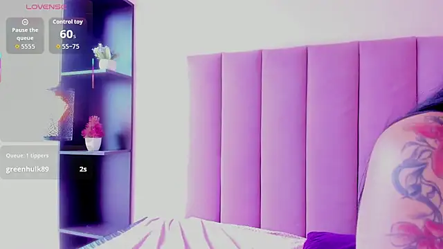 violet_myerrs webcam