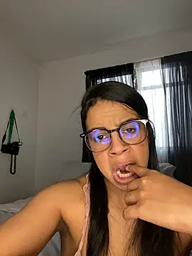 trianawhite (F young) - Suck tits ♥️