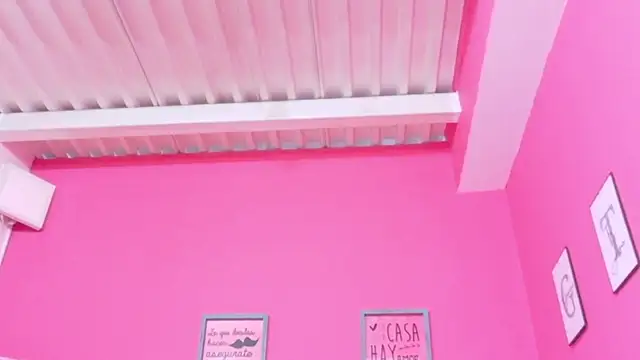 curvybrunnete webcam