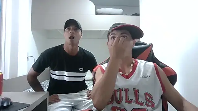 JUNINHOLEKEJR webcam