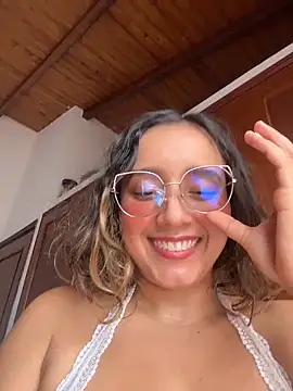 Kay_LustyWife webcam