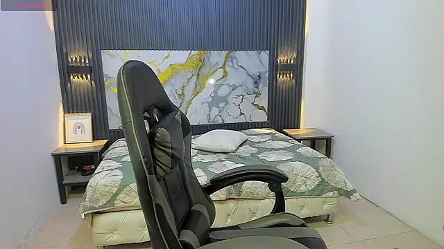 Dark_Desiree18 webcam