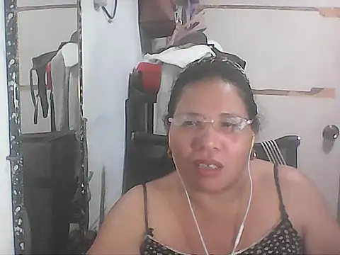 hotwet_mama4uxx webcam