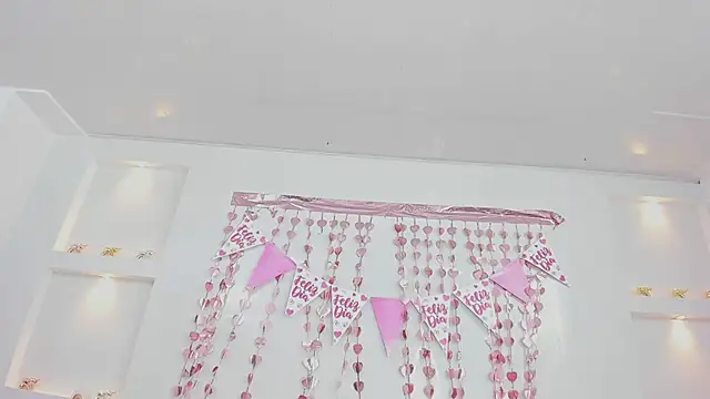 ikia_lopez_ webcam