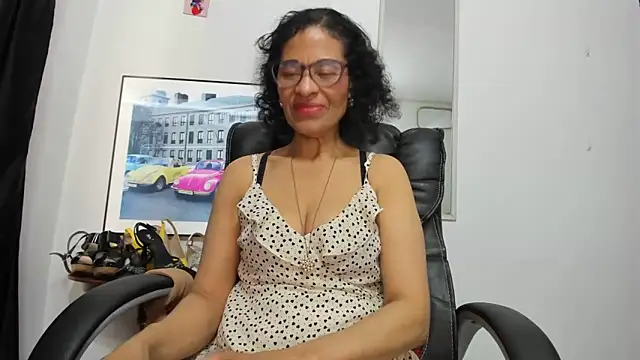 Aries_Mature webcam