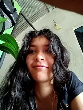 Webcam Model (Soymaia)  is live.Free join now!