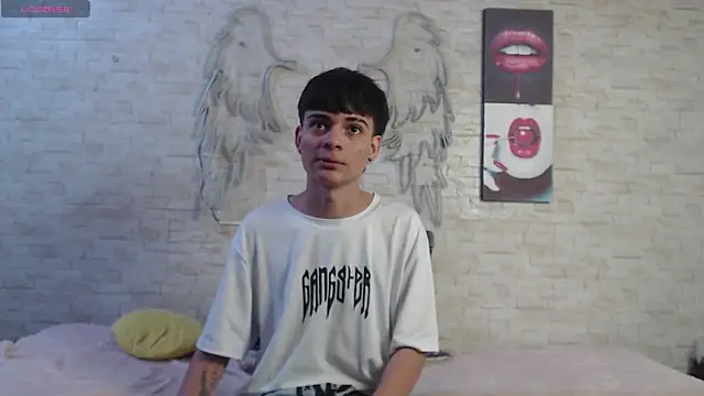 axel_milo_kairo_and_noa webcam