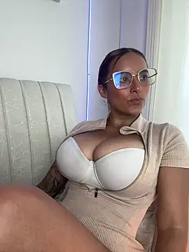 seized_lust (F young) - Suck boobs