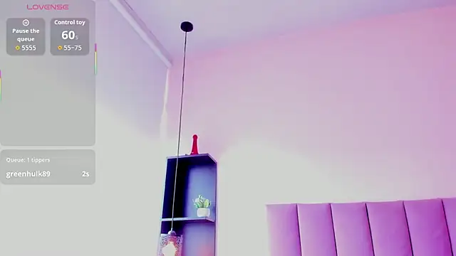 violet_myerrs webcam