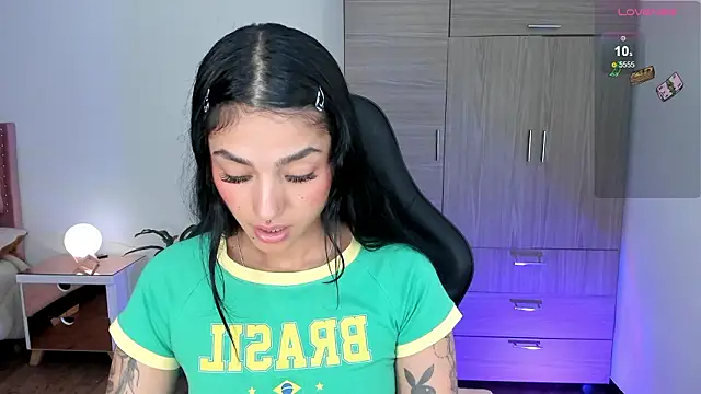 Lizzie_corner_v webcam