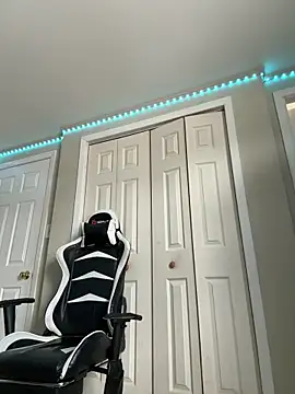 QueenNuttCollector webcam