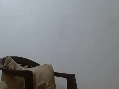 Larry-n-clouds webcam