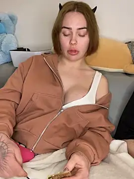 grotesk_couple - Grotesk_Couple's free webcam - UK Sex Cams