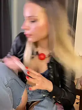 MistressMommyKate from StripChat is Freechat