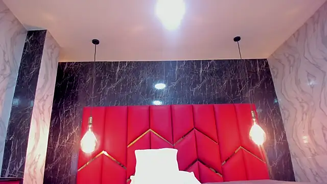 latinaholequeen - LatinaHoleQueen's free webcam - UK Sex Cams