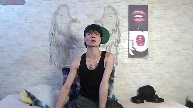 axel_milo_kairo_and_noa webcam