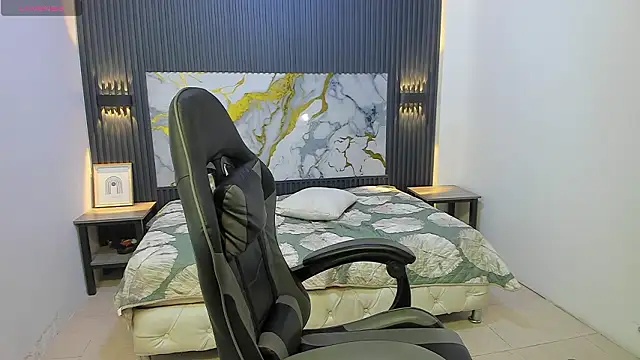 Dark_Desiree18 webcam