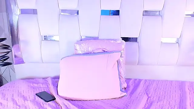 ainoanoire - AinoaNoire's free webcam - UK Sex Cams