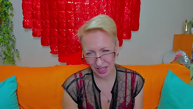 iamyourdream89 - Iamyourdream89's free webcam - UK Sex Cams