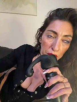 Amani_thewolf webcam