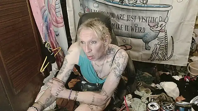 Ombeline1 Live Webcam on Stripchat