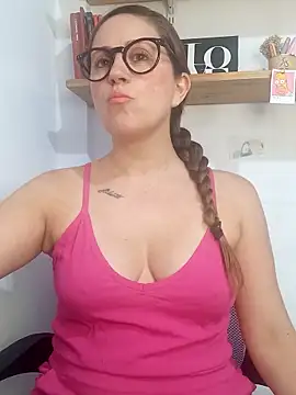 Webcam Model (SofiEsteves) is live