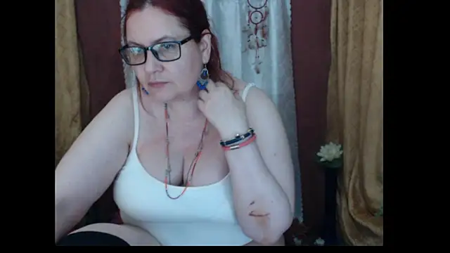 PlayfullMature webcam