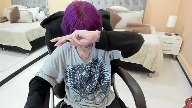 Bela_Craxkerr webcam