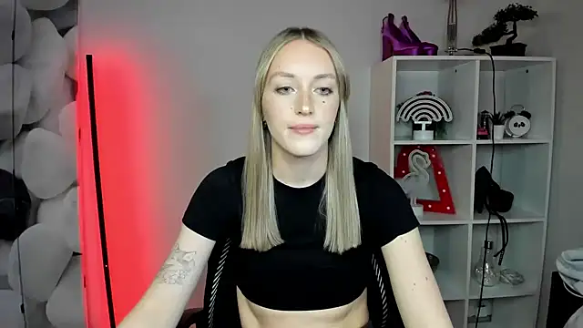 evelynblond - EvelynBlond's free webcam - UK Sex Cams