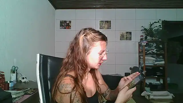 SweetyBabyDemon webcam