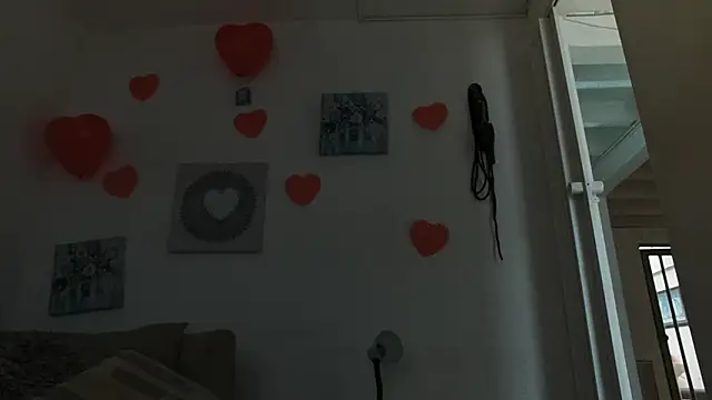 CarolineAikos webcam