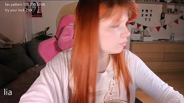 lil_lia - Lil_lia's free webcam - UK Sex Cams