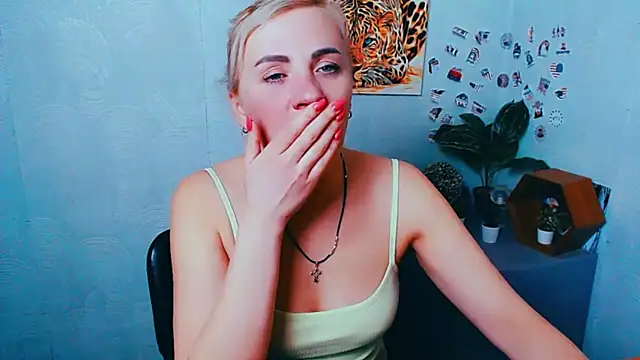 emmacat_ - EmmaCat_'s free webcam - UK Sex Cams