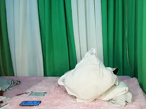 ur_hot_jenelle webcam