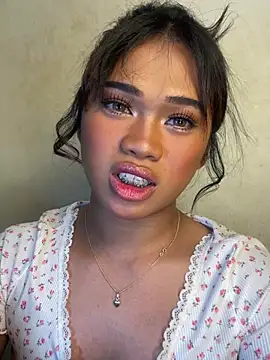 Exotic_alyssa69 webcam