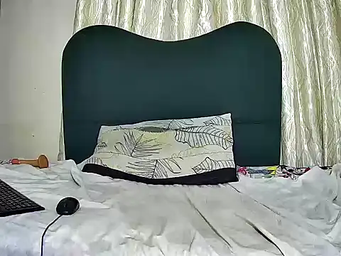 Exotic_FreakyQueen webcam