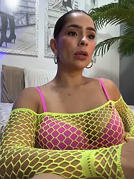 Webcam Model (Mau_White)  is live.Free join now!