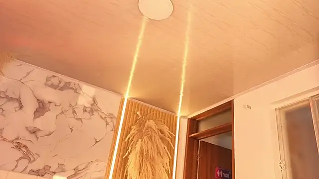 Bruja__Scarlata webcam