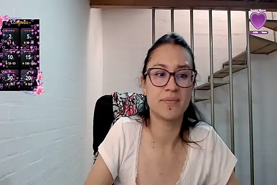 Jessie_Desire webcam