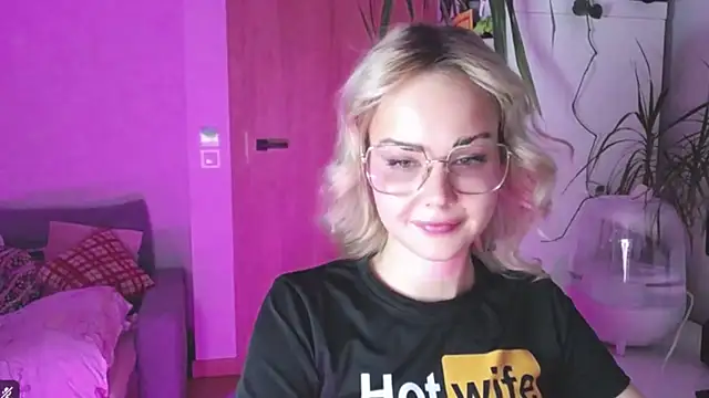 lexiexplay - LexiexPlay's free webcam - UK Sex Cams